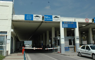 Τα είχε κρυμμένα στο ντουλαπάκι του αυτοκινήτου του.