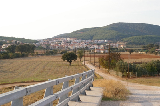Σε πολλά σημεία ο δρόμος έχει πολλές φθορές αλλά και λακούβες, με αποτέλεσμα να συμβαίνουν πολλά τροχαία ατυχήματα. 