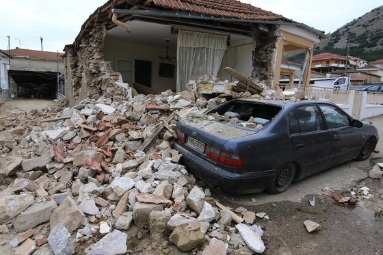 Καταστροφικός ο σεισμός στην Ελασσόνα