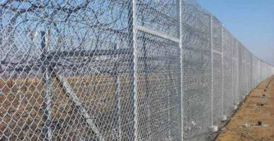 Νεολαία ΣΥΡΙΖΑ: Θα γκρεμίσουμε το φράχτη της "ντροπής" στον Έβρο 