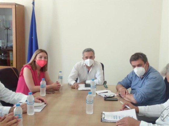 Στιγμιότυπο από τις συναντήσεις που πραγματοποίησε εχθές.